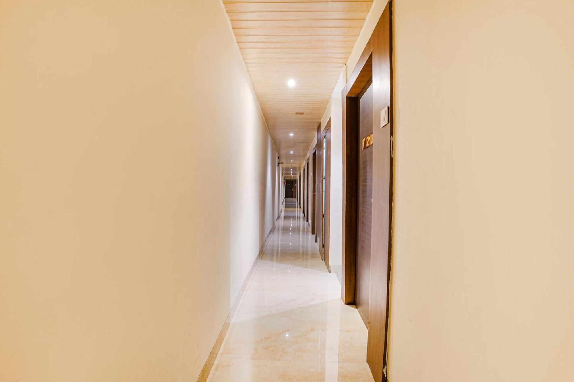 Fabexpress Embassy Suites - Nr Bkc ムンバイ エクステリア 写真