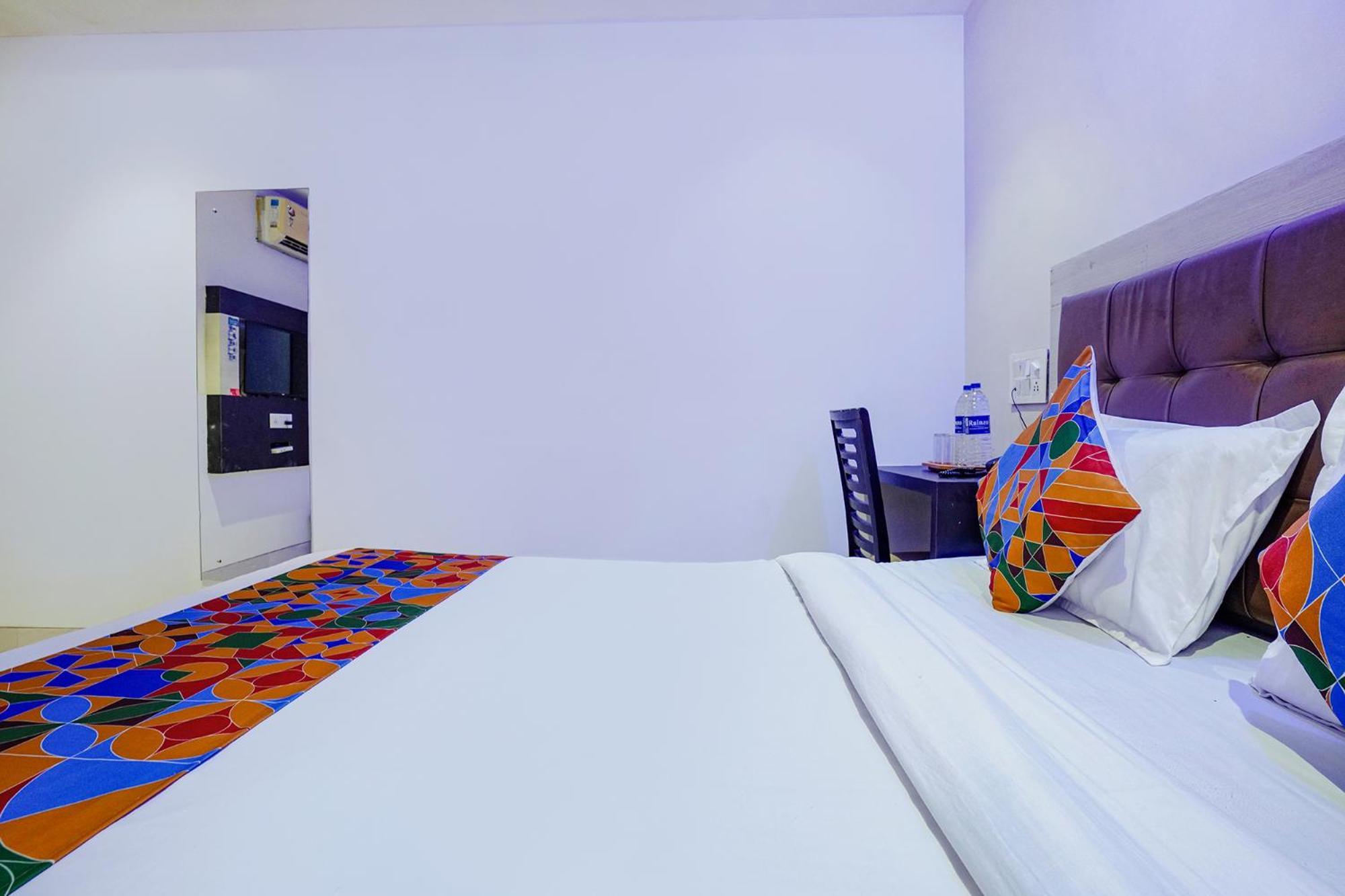 Fabexpress Embassy Suites - Nr Bkc ムンバイ エクステリア 写真